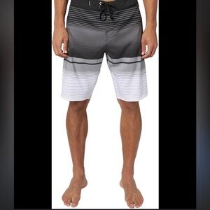 Quicksilver men’s board shorts swim trunks size 31